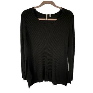 Beatrix Ost Black Sweater